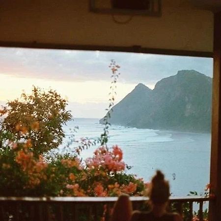 Merdeka House Maluk Ngoại thất bức ảnh
