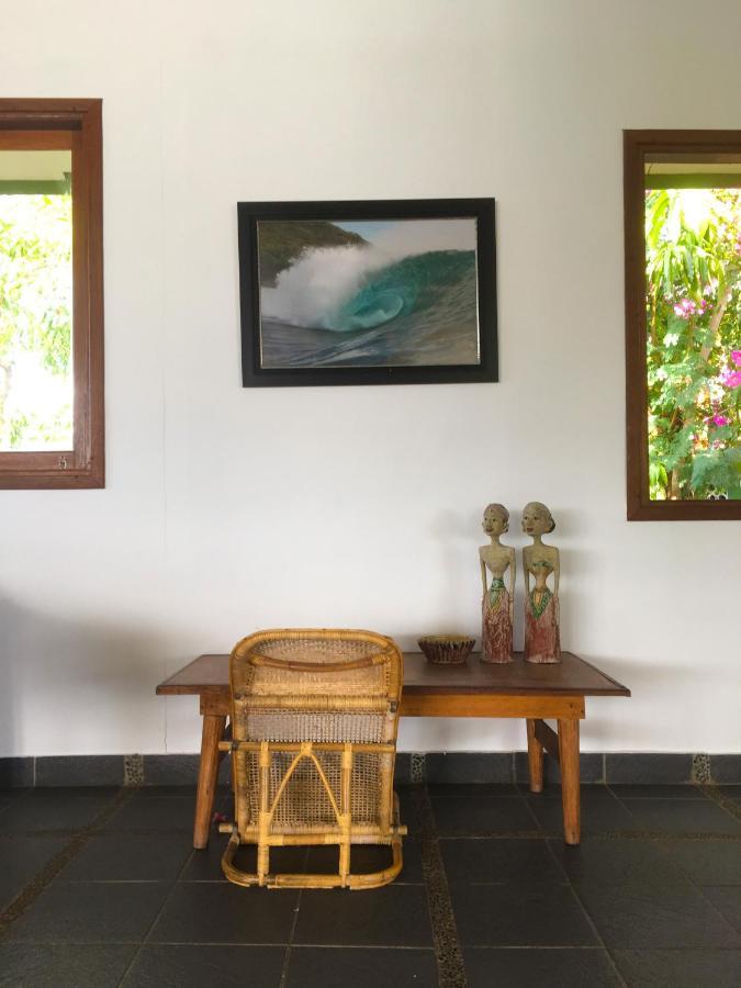 Merdeka House Maluk Ngoại thất bức ảnh