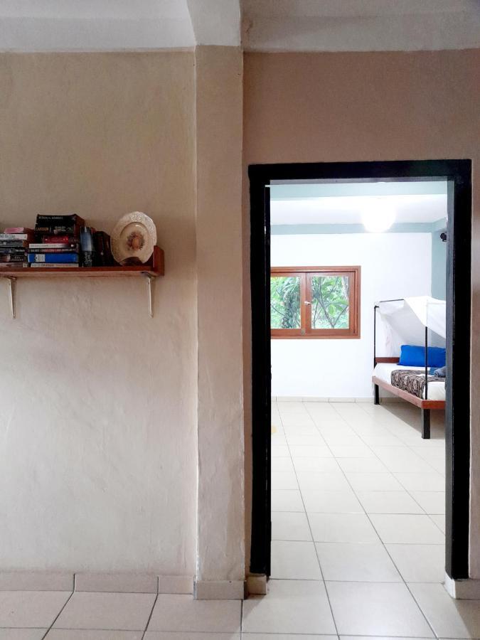 Merdeka House Maluk Ngoại thất bức ảnh