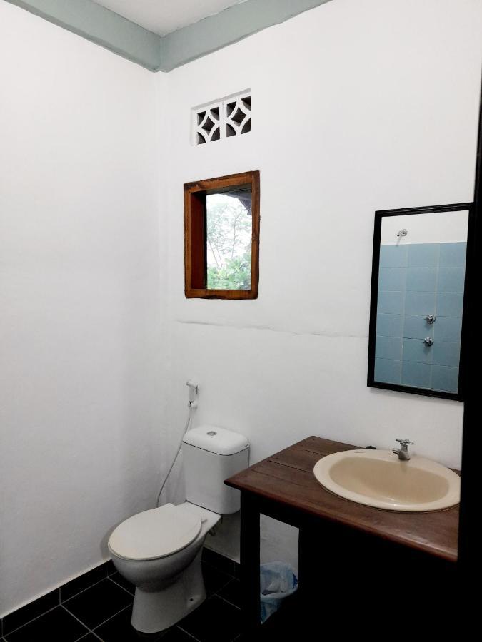Merdeka House Maluk Ngoại thất bức ảnh
