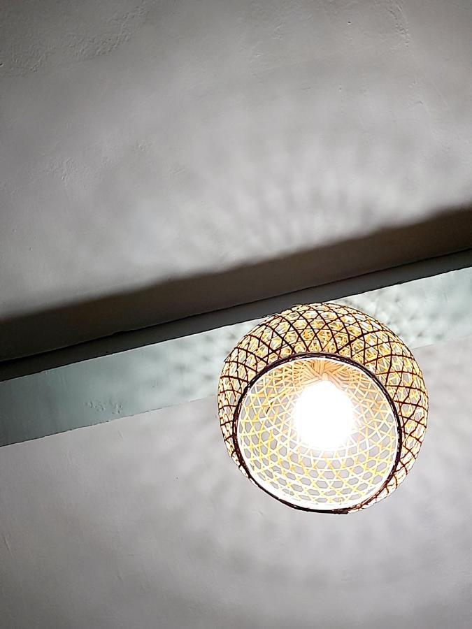 Merdeka House Maluk Ngoại thất bức ảnh