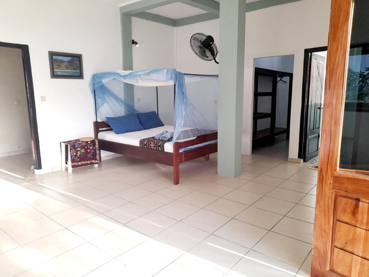 Merdeka House Maluk Ngoại thất bức ảnh