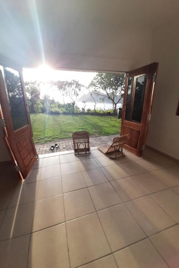 Merdeka House Maluk Ngoại thất bức ảnh