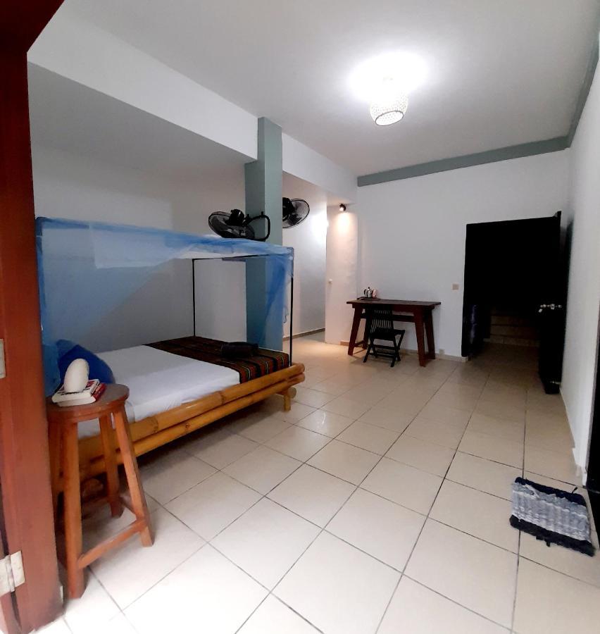 Merdeka House Maluk Ngoại thất bức ảnh