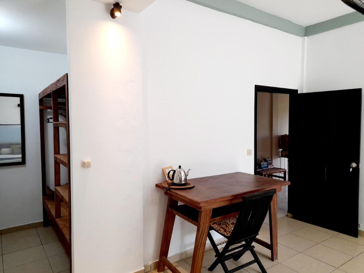 Merdeka House Maluk Ngoại thất bức ảnh