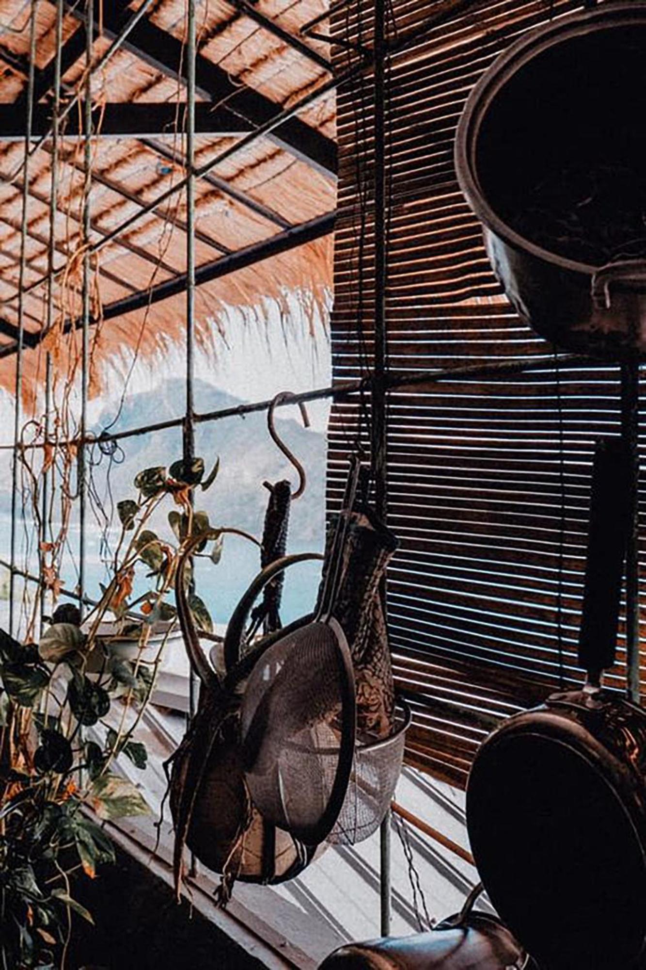 Merdeka House Maluk Ngoại thất bức ảnh